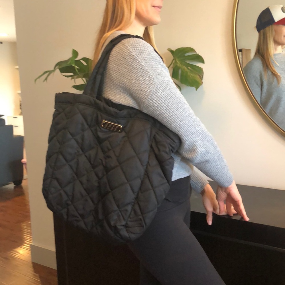 black marc jacobs puffy purse